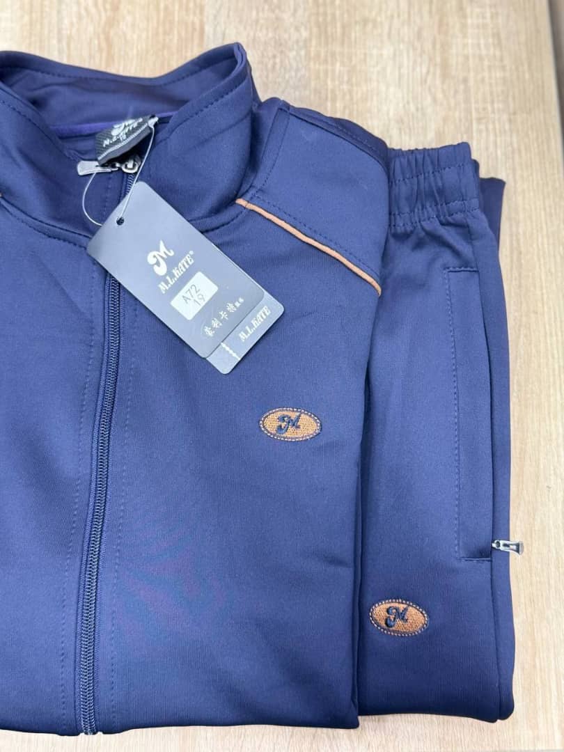 طقم رياضي رجالي